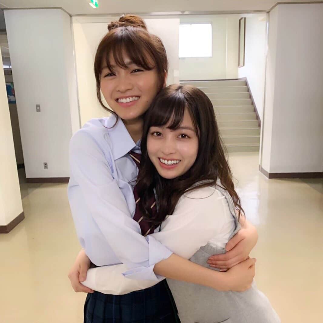 映画『午前0時、キスしに来てよ』のインスタグラム：「8/9 今日は…ハグの日🍀﻿ ﻿ にちなんで日奈々& るんちゃんのぎゅっ💕としたハグショットをお届け🧸﻿ ﻿ ﻿ #ハグの日 #午前0時キスしに来てよ #12月6日公開 #映画0キス #0キス #0kiss #橋本環奈 #日奈々 #岡崎紗絵 #るんちゃん #ハグ #love #学校 #jk #かわいい #かわいすぎる #笑顔 #キラキラ #まぶしい」