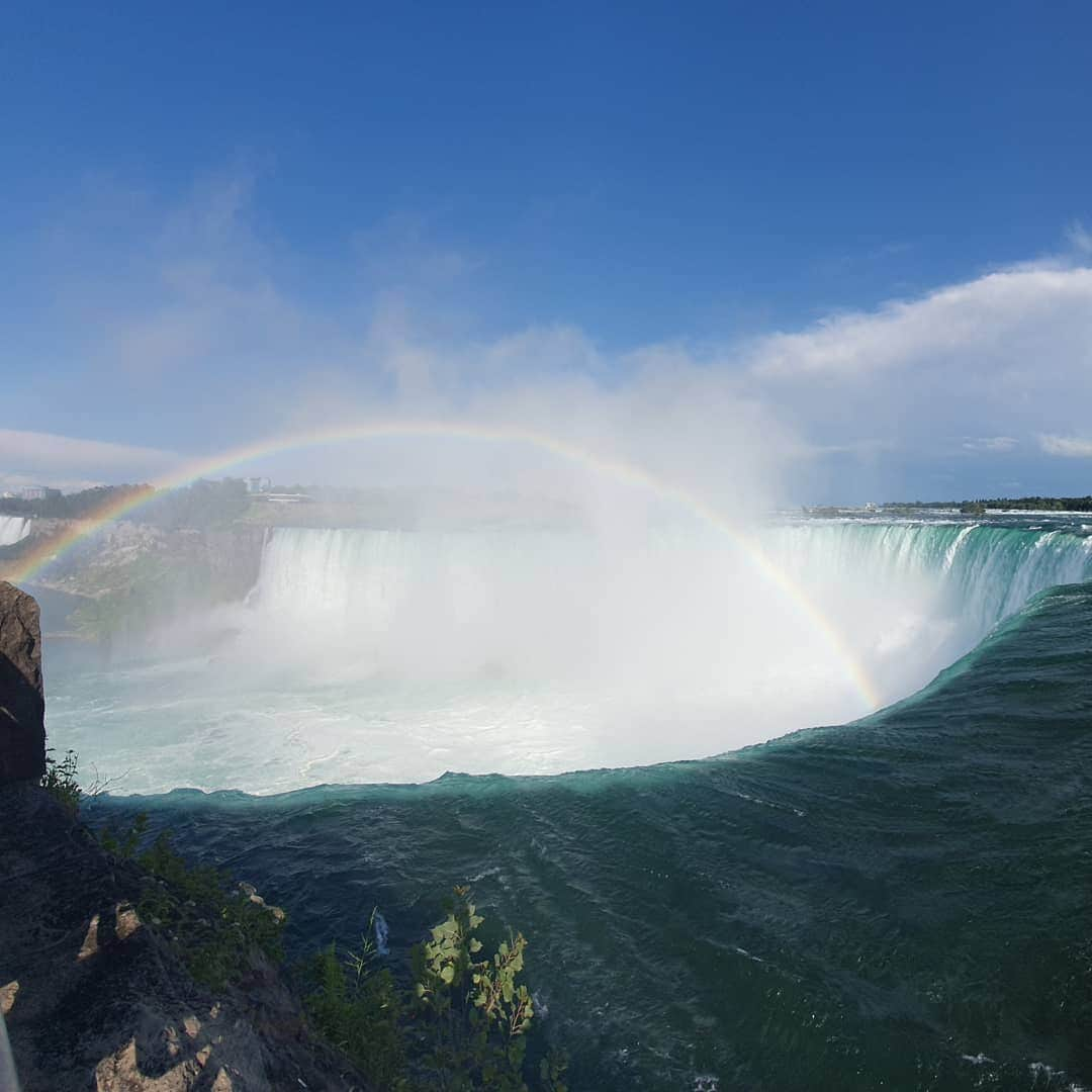 キルステン・フリプケンスさんのインスタグラム写真 - (キルステン・フリプケンスInstagram)「Somewhere over the rainbow.. 🌈 📸 with my @samsung_be #galaxys10 #ad #niagarafalls  #canada #beautyofnature #speechless #somewhereovertherainbow」8月9日 12時10分 - kirstenflipkens