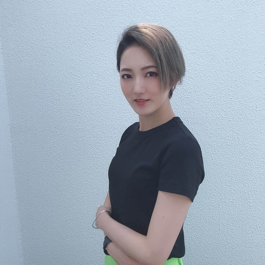 花野じゅりあさんのインスタグラム写真 花野じゅりあinstagram 現役時代 舞台化粧の研究が大好きでした 今は普段メイクの研究 勉強中 舞台化粧は遠目で映えるように描きますが 1ミリのラインの違い 微妙なトーンの明暗でも仕上がりが変わるくらい 実は