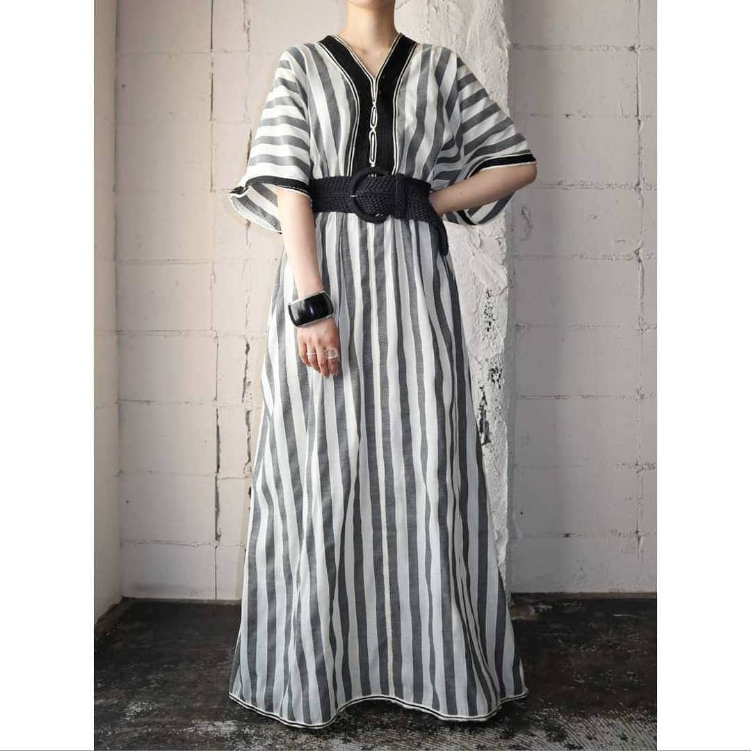 吉祥寺 古着屋 Orfeoのインスタグラム：「Vintage Stripe African Dress  #orfeo #kichijoji #tokyo #vintage #used #fashion #coordinate #outfit #オルフェオ #吉祥寺 #東京 #古着 #古着屋 #ヴィンテージ #ユーズド #ファッション #コーディネート  掲載商品のお問い合わせはメールにて承っております。コメント、DMでのお問い合わせは受け付けておりませんのでご了承ください。」