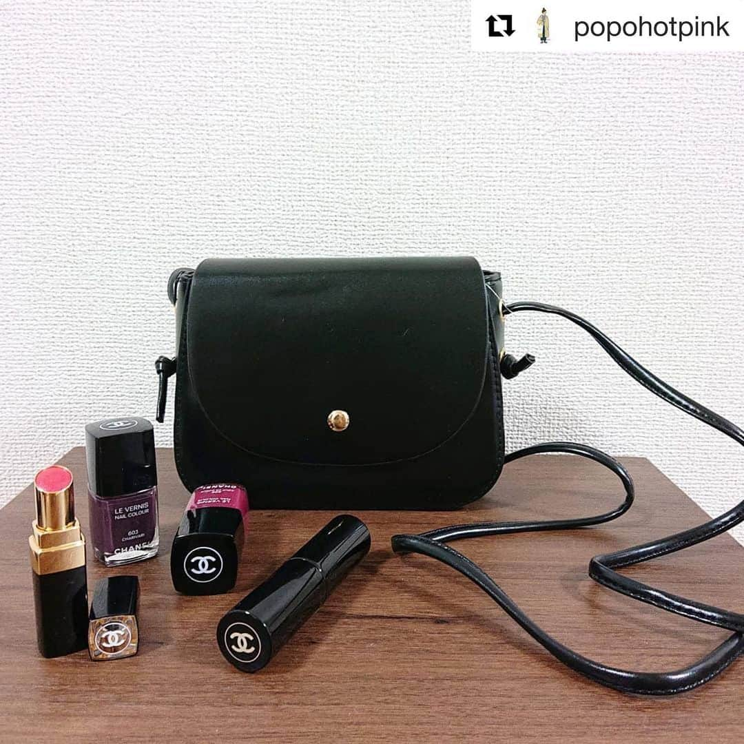 ショップにこにこさんのインスタグラム写真 - (ショップにこにこInstagram)「#Repost @popohotpink with @get_repost ・・・ @shopnikoniko のレザー調ミニショルダーバッグ. ・ ＼ZOZOTOWN店限定！／ タイムセール 1,814円 → 1,699円 【期間:8月9日(金)13:00 ～ 8月13日(火)10:59】  この機会にお安くGETしちゃおう👏  #ショップにこにこ_zozotown #bag#バッグ#ショルダーバッグ#CHANEL#シャネル#デパコス#コスメ#お洒落さんと繋がりた #置き画#置き画くら部#置き画倶楽部」8月9日 18時03分 - shopnikoniko