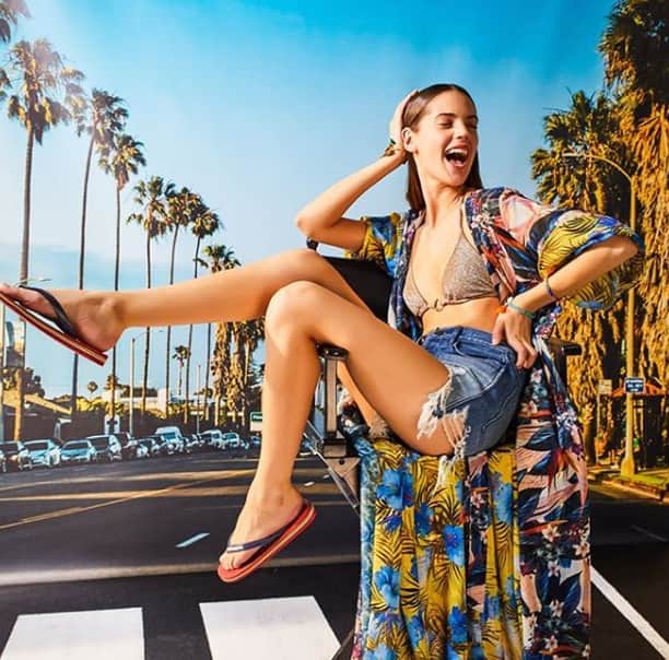 Havaianas Europeさんのインスタグラム写真 - (Havaianas EuropeInstagram)「Hollywood is calling! Make sure you act natural. #FashionStyle #instastyle #photoshoot #cosmopolitan⠀⠀⠀⠀⠀⠀⠀⠀⠀ 📸 by @cosmopolitan_it」8月9日 18時00分 - havaianaseurope