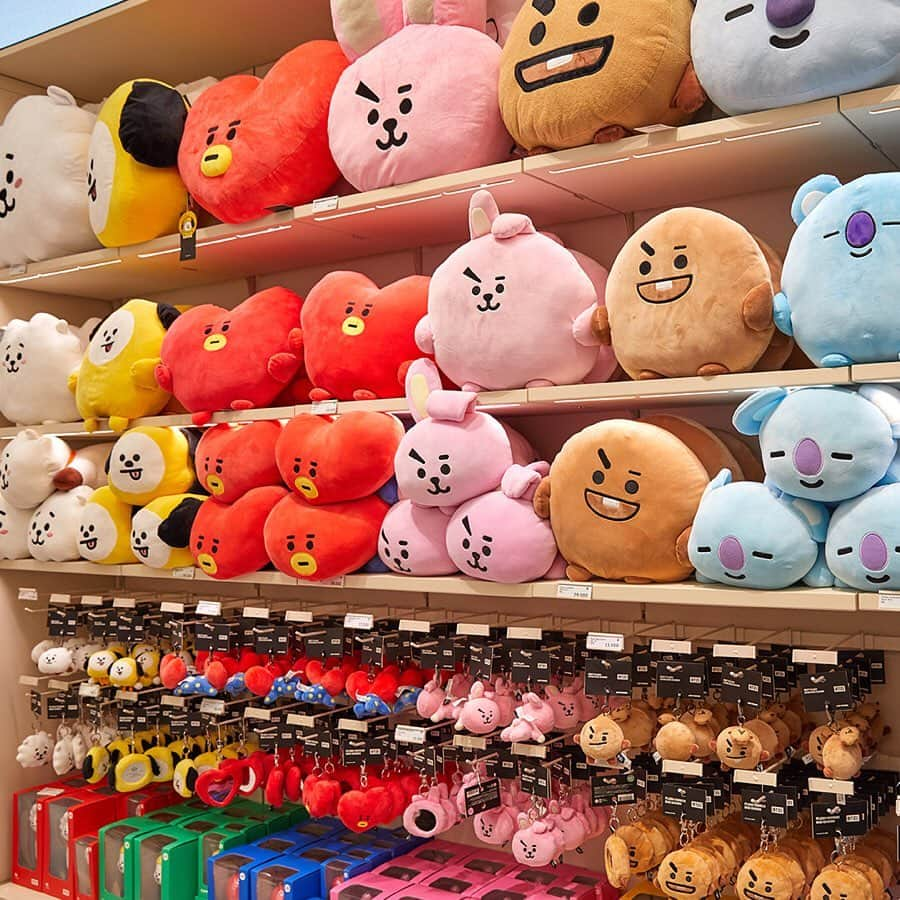 BT21 Stars of tomorrow, UNIVERSTAR!さんのインスタグラム写真 - (BT21 Stars of tomorrow, UNIVERSTAR!Instagram)「What time is it? It’s time to visit Gangnam!  FIND OUT MORE 🔍 LINK IN BIO 📍 437, Gangnam-daero, Seocho-gu, Seoul  #SeeYaThere #TakeMeToGangnam #MeetInGangnam #LINEFRIENDSSTORE #GANGNAM #BT21」8月9日 12時34分 - bt21_official