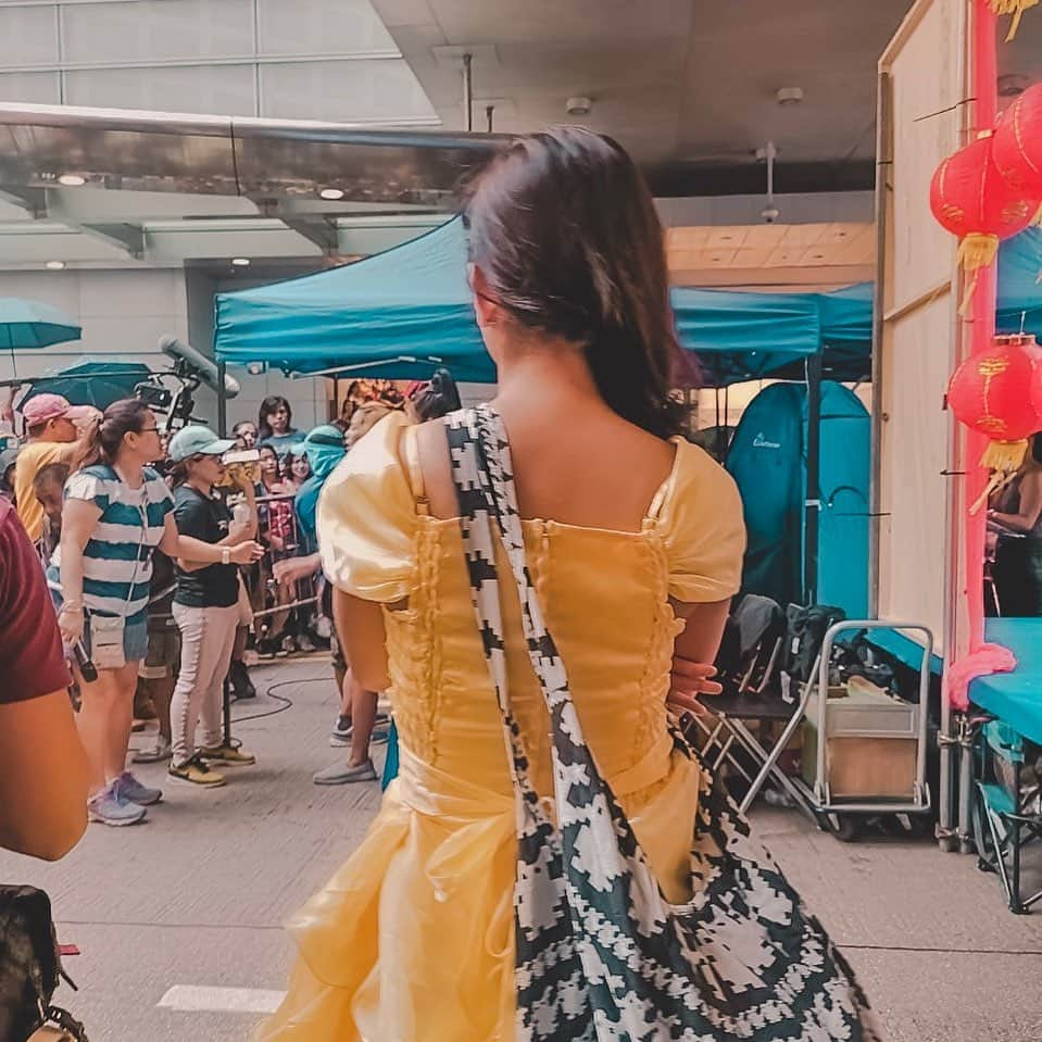 Kathryn Bernardoさんのインスタグラム写真 - (Kathryn BernardoInstagram)「MA-nunuod ka ba ng #HelloLoveGoodbye ngayon? MA-ulan at MA-traffic! Pero, MA-raming salamat sa  MA-init na pagtanggap. 🤗 MA-hal namin kayo!❤️ -Joy MA-rie」8月9日 12時48分 - bernardokath