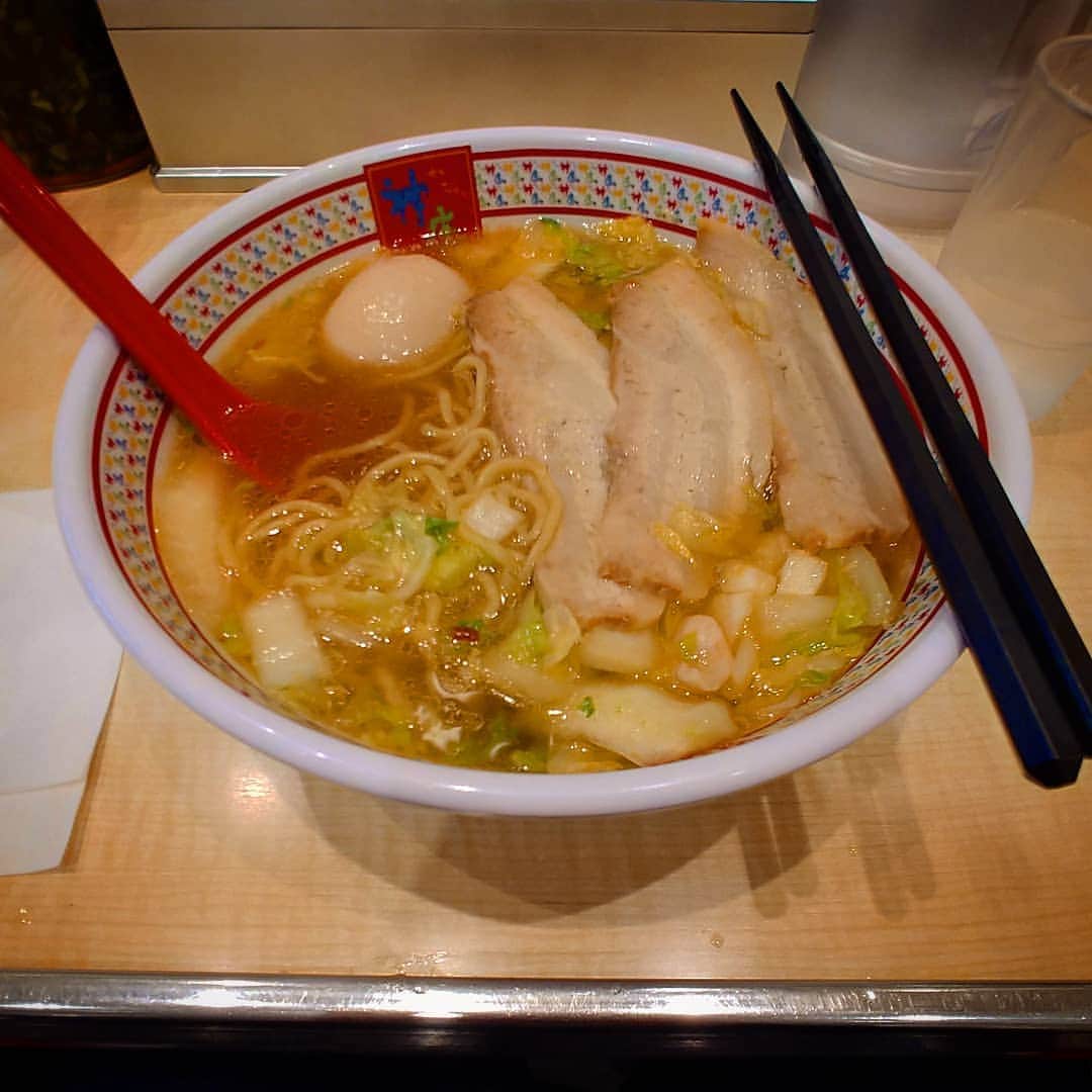 のインスタグラム：「🇯🇵So good to have some proper ramen again. There is good ramen in London, but it's not quite the same! 🍜 . . . #ramen  #ramennoodles #japaneseramen #japan #japanculture #foodporn #japanesegirl  #tokyo  #ramen #japanesefood #tokyocity #japanesefoodporn #日本 #ラメン #東京 #instagramjapan」