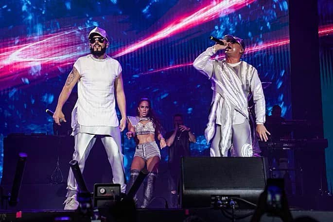 ウィジンさんのインスタグラム写真 - (ウィジンInstagram)「Gracias Dallas !! @wisinyyandel  @uforiamusic」8月9日 12時58分 - wisin