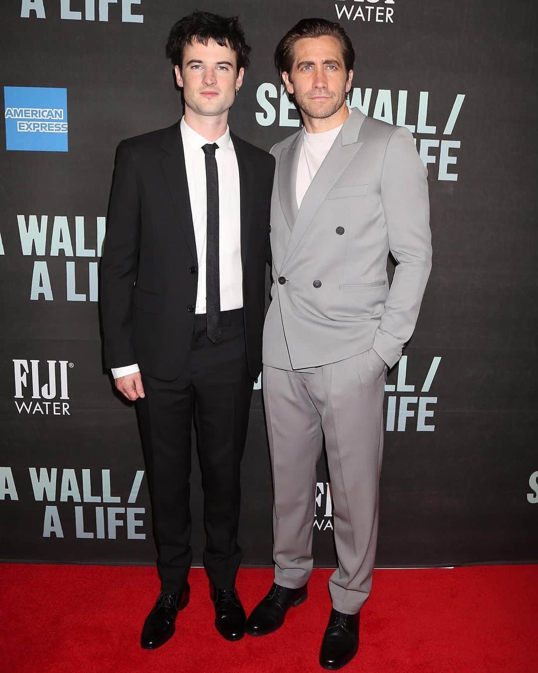 Just Jaredさんのインスタグラム写真 - (Just JaredInstagram)「Tom Sturridge and @jakegyllenhaal look so handsome at their Broadway opening. Tap this photo at the link in bio to see pics of Jake’s girlfriend supporting him at the event. See “Sea Wall/A Life,” now on Broadway! #JakeGyllenhaal #TomSturridge #SeaWallALife Photos: INSTAR」8月9日 13時02分 - justjared