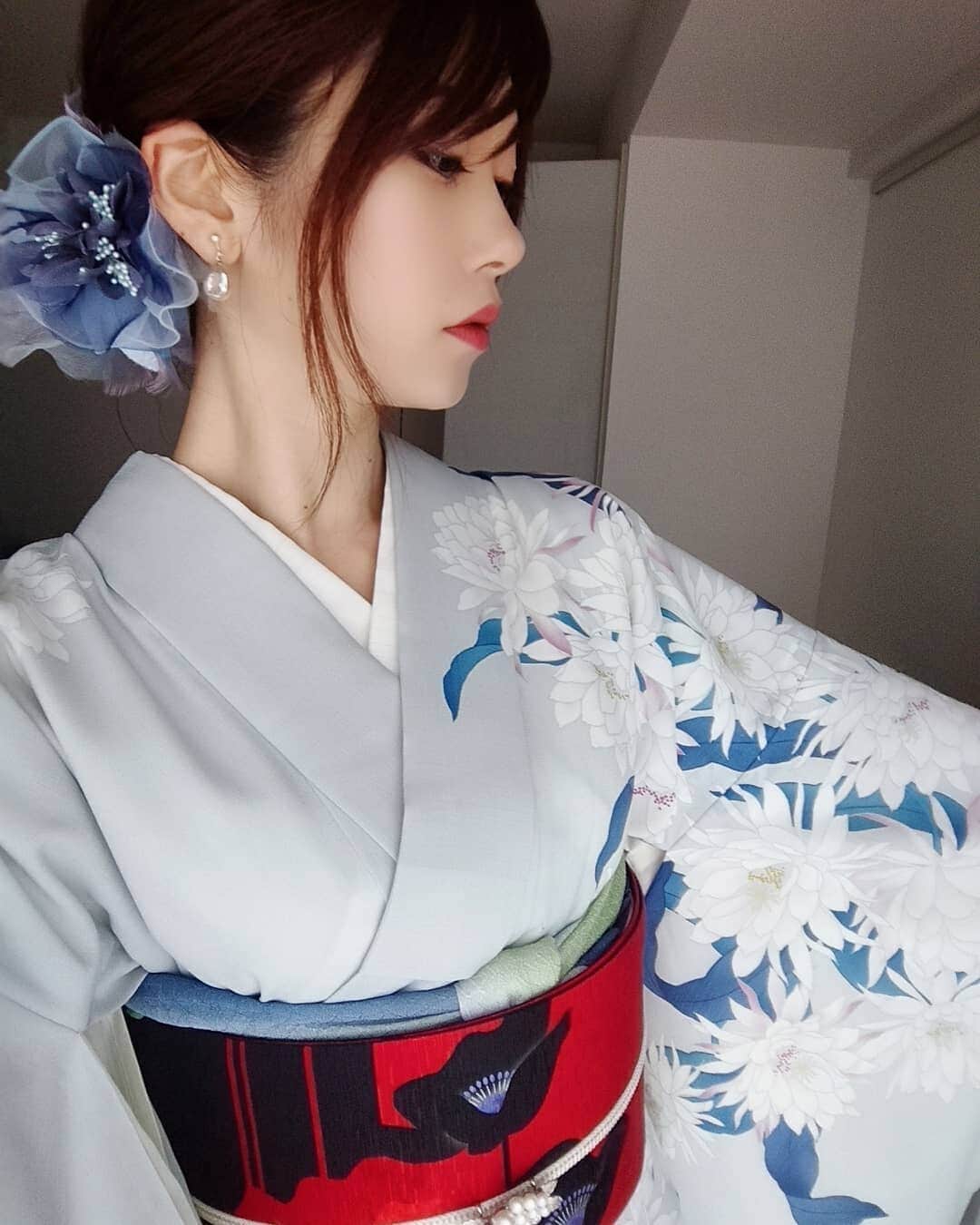のインスタグラム：「． ． ． 横浜ベイにて着物のイベントに参加しました！ 自分でへアセットと着付けしたよ🎀 これは手持ちの夏着物👘  ファッションショーでは、なんとコーディネート賞2位をいただきました！ 全身を撮り忘れた(*_*) 今年着付けレッスンに通うという目標を達成したので次の目標つくらなきゃ！ ． ． #フリーモデル #企業モデル #広告モデル #撮影モデル #サロンモデル #イベント #着物 #夏着物 #自分で着付け #着物コーデ #和服 #一ノ瀬奈々 #撮影依頼募集中 #写真好きな人と繋がりたい #ヘアメイク #ファッション #コーディネート #撮影 #モデル #女子力 #モデル体型 #広告 #雑誌 #portrait  #photo」