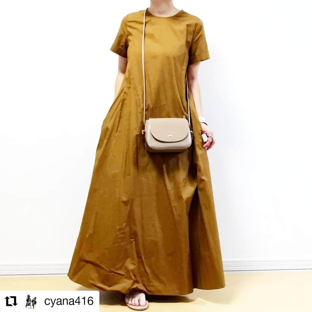 ショップにこにこさんのインスタグラム写真 - (ショップにこにこInstagram)「#Repost @cyana416 • • • • • • . . . . @shopnikoniko のミニショルダー♡ . この位のサイズって､ちょこっと出掛ける時に本当使える✨ . . ∇ZOZOTOWN店限定∇ レザー調ミニショルダーバッグがタイムセール♡ 👛1,814円 → 1,699円 🕐8月9日(金)13:00 ～ 8月13日(火)10:59まで!! . ♡♡♡ . 昨日から長めの帰省開始✈️ . 静岡やっぱり良いところだなー♡ . 毎日楽しくなりそうな予感✨ . たぶん､ストーリーばかりで､投稿は激減する予定😂 . また北海道に戻ったらゆっくりIGしたいと思います💓 . みなさんも素敵な夏休みを♪ . . #ショップにこにこ_zozotown #ママファッション#fashion#ユニクロ#UNIQLO#GU#coordinate #コーデ #ファッション#ootdfashion#今日のコーデ#instagood #picoftheday#photography#follow #ootd#follow4follow#いいね返し#きょコ#今日の服#ファインダー越しの私の世界#like4like#tagsforlikes#おしゃれさんと繋がりたい#カジュアルコーデ#selfie」8月9日 13時13分 - shopnikoniko