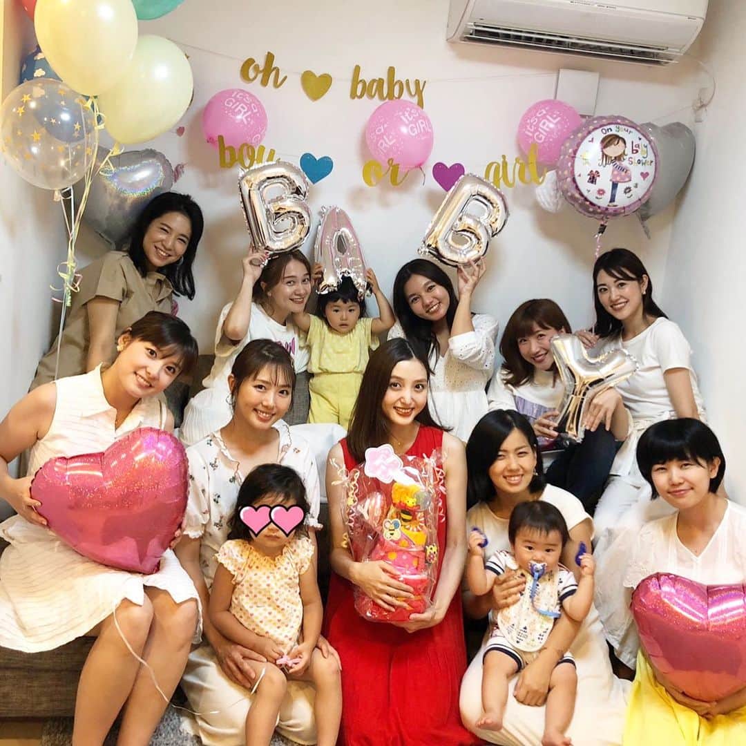 のインスタグラム：「昨日は @ikuko_oura ベビーシャワー👶 周りのベビーブームがすごい！！ 本当にHAPPYな事ですね✨ 大好きな仲間たちが集まってわいわいと♡ いくちゃん夫婦のおもてなしがさすがでした🥺 子供達はお風呂もいれてもらってパジャマ🤪 いくちゃん、出産頑張ってね👶 楽しみ〜♡ . #ベビーシャワー#出産#仲間#楽しみ#赤ちゃん#baby#楽しい#happy」