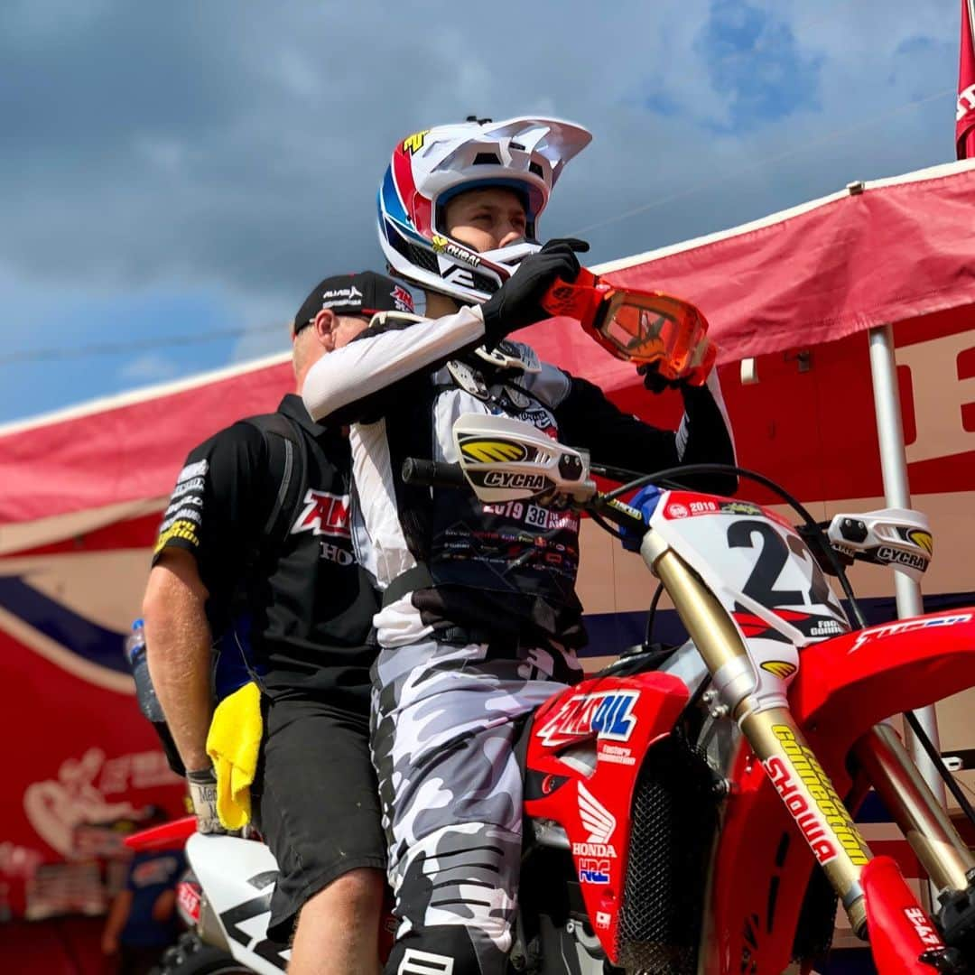 Honda Powersports USさんのインスタグラム写真 - (Honda Powersports USInstagram)「Congratulations to red riders @carsonmumford, @jettson49, and @joshimoda47 with their podium finishes at @lorettalynnmx this past weekend.  Carson got 2nd overall in the 250 Pro Sport, Jett 2nd overall and Jo 3rd overall in Open Pro Sport (Premier Class). #CRF250R 📸: @madmoosemedia」8月9日 13時52分 - honda_powersports_us