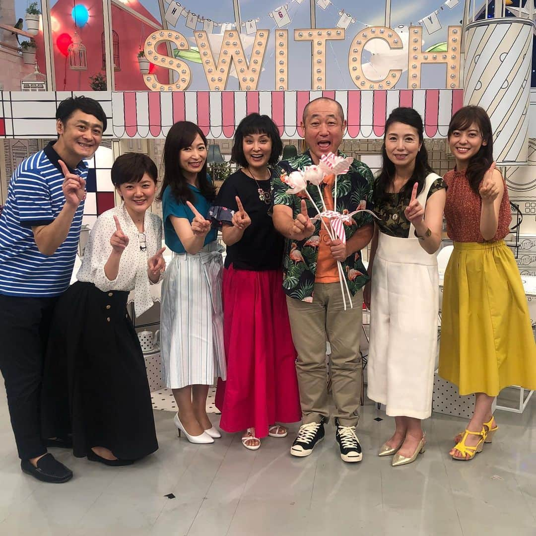 高橋ひとみさんのインスタグラム写真 - (高橋ひとみInstagram)「東海テレビ「スイッチ！」を ご覧いただきまして  ありがとうございました📺 夏休みの楽しい情報が満載でした⛱ 私も また 鳥羽水族館に行きたくなりました🐬 #東海テレビ  #スイッチ！ #国生さゆり さん  #ずんやす さん #藤本晶子アナウンサー  #速水里彩アナウンサー  #森夏美アナウンサー #吉田ジョージ さん」8月9日 13時59分 - hitomi_momoe