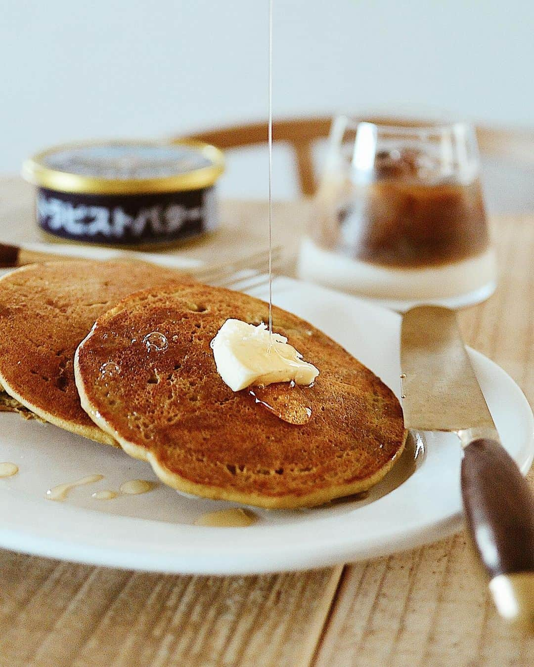 Natsuko Motoiさんのインスタグラム写真 - (Natsuko MotoiInstagram)「100% Soy flour pancakes with Trappist butter and agave syrup. . . . . . . . #パンケーキ #糖質制限 #糖質制限 #ダイエット #おうちごはん #おうちカフェ #おうちごはんlover #大豆粉 #うつわ #暮らし #onthetable #lgersjp #simplefoods #シンプルごはん #大豆粉パンケーキ #フーディーテーブル」8月9日 14時07分 - natsu_motoi