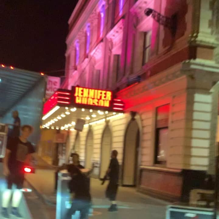 ジェニファー・ハドソンのインスタグラム：「One thing that never gets old is seeing your name on the marquee ! And the biggest reward for me after the show is going to bed . Also a treat for me tonight was doing a show in my hometown city and being able to drive my damn self to and from the show ! My job is done , I can sleep now ! Thank u  #unitedplus #visa#thevictheatre #chicago thank u all for having me !」