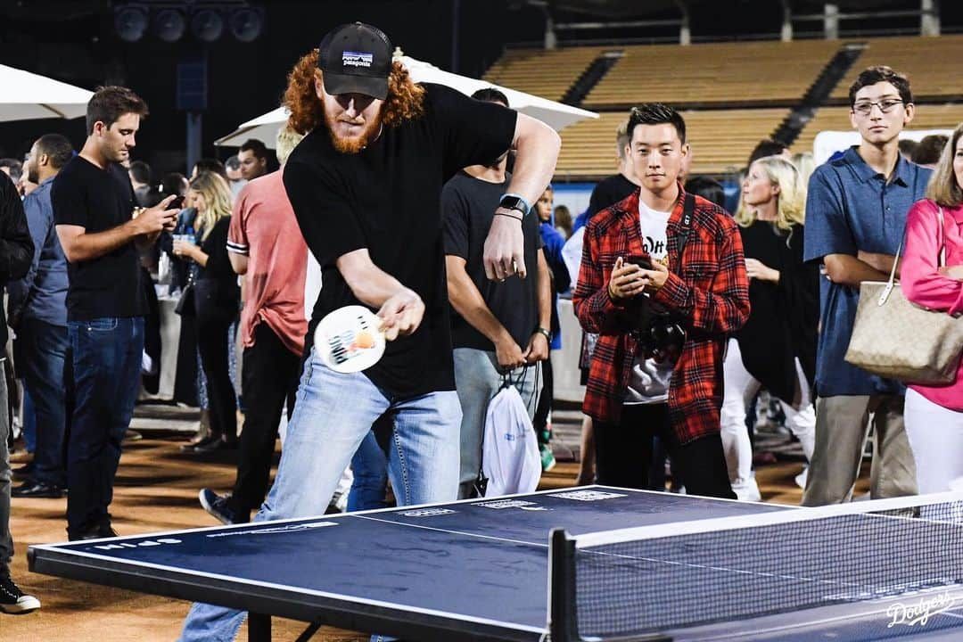 Los Angeles Dodgersさんのインスタグラム写真 - (Los Angeles DodgersInstagram)「Ping pong champs! 🏆  That’s a wrap on the seventh annual @kershawschallenge #PingPong4Purpose event.」8月9日 14時57分 - dodgers