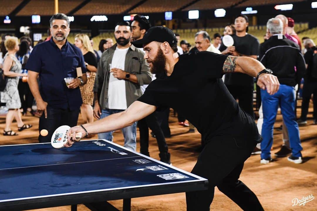 Los Angeles Dodgersさんのインスタグラム写真 - (Los Angeles DodgersInstagram)「Ping pong champs! 🏆  That’s a wrap on the seventh annual @kershawschallenge #PingPong4Purpose event.」8月9日 14時57分 - dodgers