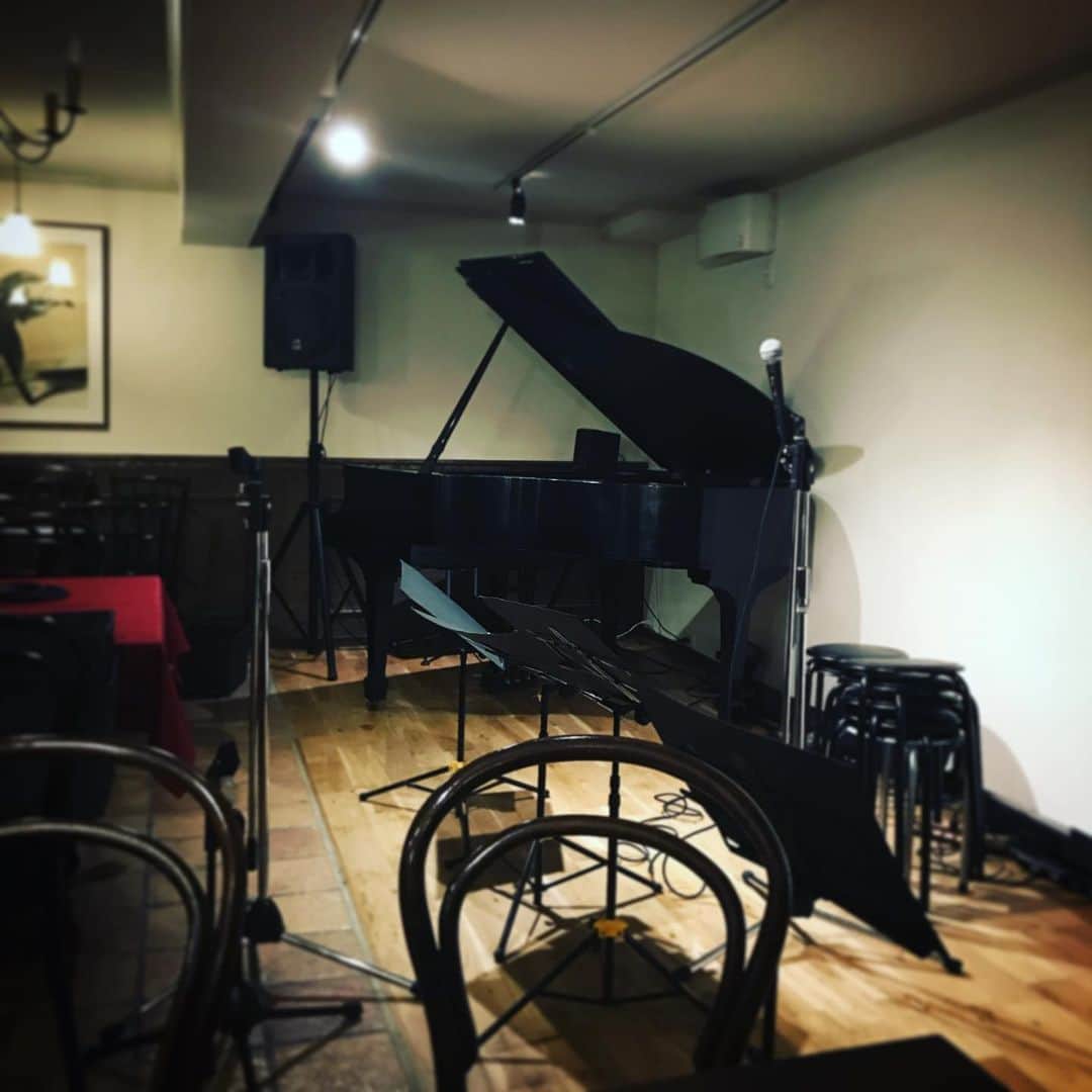 ただすけのインスタグラム：「今日は都内鬼の渋滞越、なんとか乗り越えて間に合いました！ 今日は大塚GRECO、越田太郎丸さんリーダーナイツ！！ お待ちしています！」