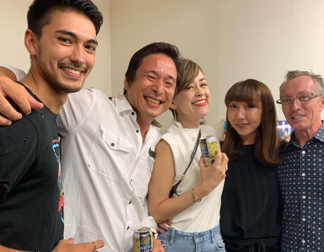 トムセン陽子さんのインスタグラム写真 - (トムセン陽子Instagram)「昨日はInterFM897の納涼会にオジャマしました〜。 今までなかなかこうやって集まる機会がなかったので、DJさんや制作スタッフさん等いろんな方とお話ができて本当に良い時間でした。 何より嬉しかったのは、DJズの旗に自分を発見したこと！ ファミリー愛を感じた瞬間（ジーン）。 感謝！  #interfm897 #radiodj #happy_inter」8月9日 15時19分 - yokothomsen