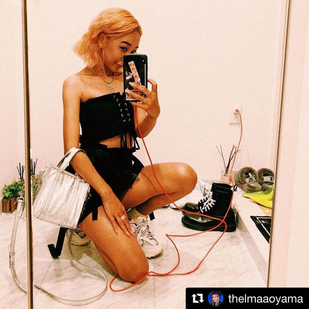 FIG&VIPERさんのインスタグラム写真 - (FIG&VIPERInstagram)「@thelmaaoyama 🔥🔥🔥 Thank you for wearing our summer new items✨✨✨ Tap the post n check details of her bestest black style👍🏻💓 青山テルマさんがセットアップで着て下さったアイテムはショッピングタグで詳細をチェック✨ #figandviper  #summer #blackstyle」8月9日 15時22分 - figandviper