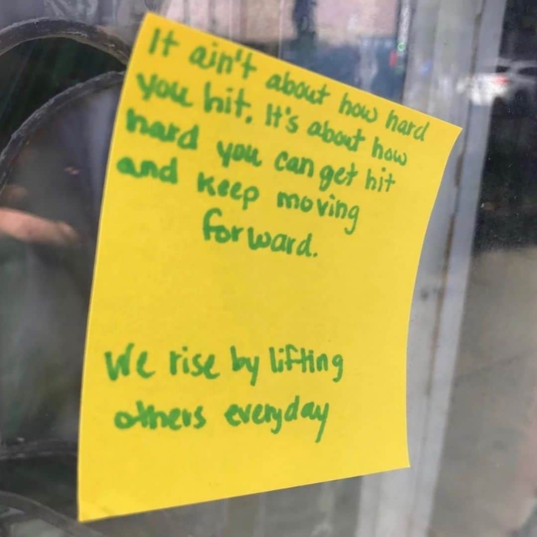 レイチェル・ニコルズさんのインスタグラム写真 - (レイチェル・ニコルズInstagram)「From @cnn: Someone is leaving colorful, encouraging notes in Dayton’s popular nightclub district, not far from the memorial that has sprung up for the victims of Sunday’s mass shooting that left 9 people dead. They are handwritten on Post-it notes that have been stuck to windows and storefronts and many are signed with the message “we rise by lifting others every day.” Swipe through to see more ➡️ #Repost」8月9日 15時27分 - rachel_nichols