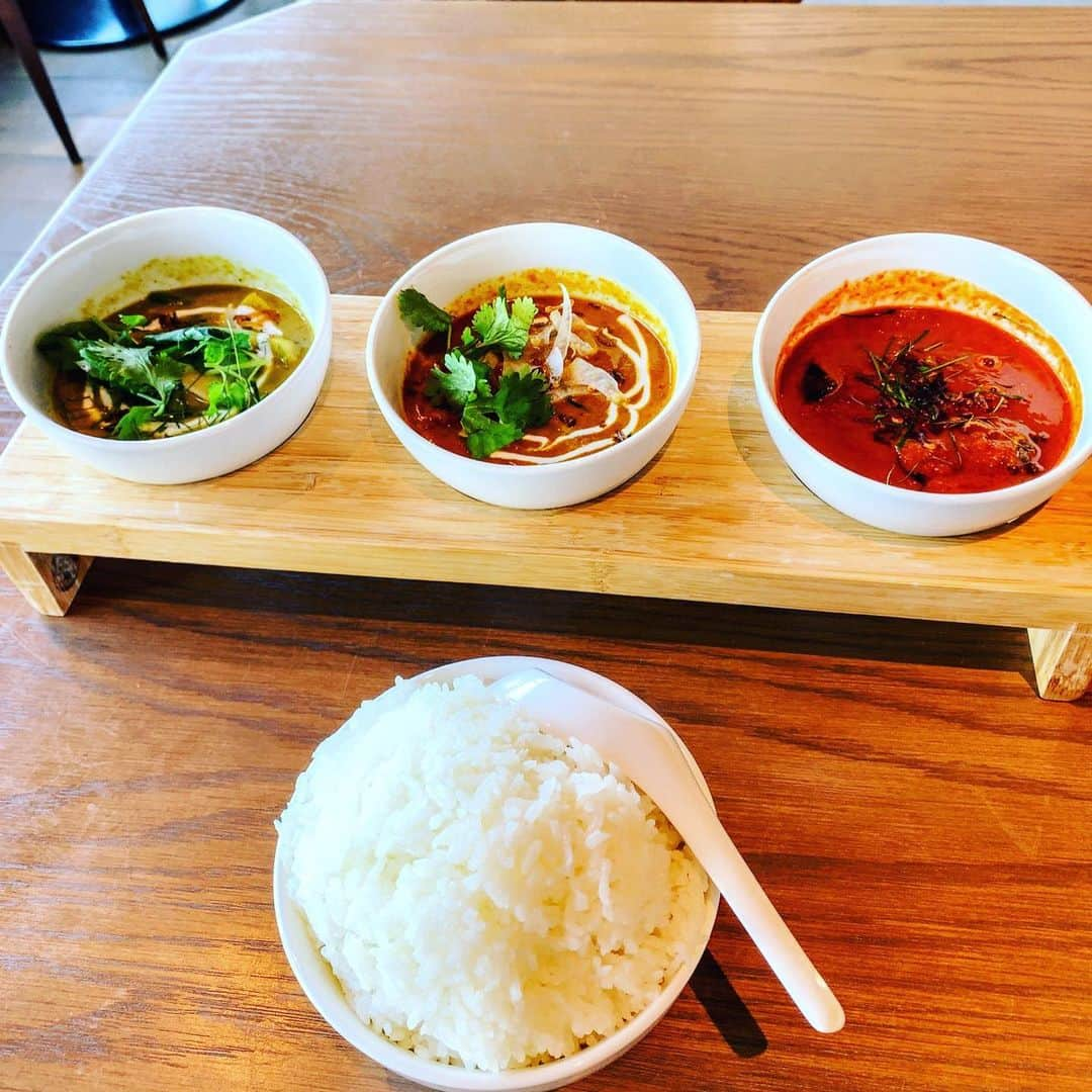 mori_no_tsukueさんのインスタグラム写真 - (mori_no_tsukueInstagram)「🇹🇭タイカレー@ 🇦🇺Longrain  Longrain original three curry bowl グリーンカレー・イエローカレー・マッサマンカレー 3 types of our famous curry with different taste at once. #恵比寿界隈の美味しい店 #タイカレー #グリーンカレー #イエローカレー #マッサマンカレー #女性にオススメ恵比寿ランチのお店 #ランチにオススメ」8月9日 15時31分 - mori_no_tsukue