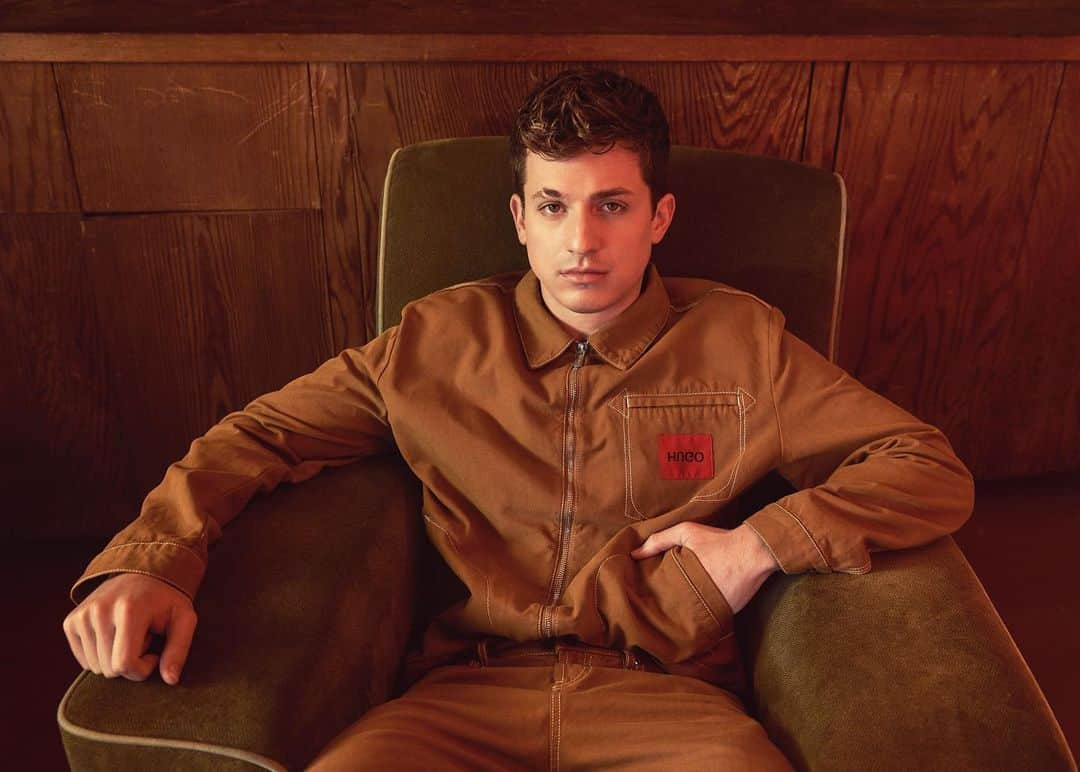 Men's Fashion Postさんのインスタグラム写真 - (Men's Fashion PostInstagram)「@charlieputh in @hugo_official by @steventaylor for #MFPMagazine - The Music Issue. PRE-ORDER NOW. www.MensFashionPost.com/shop」8月9日 15時50分 - mensfashionpost