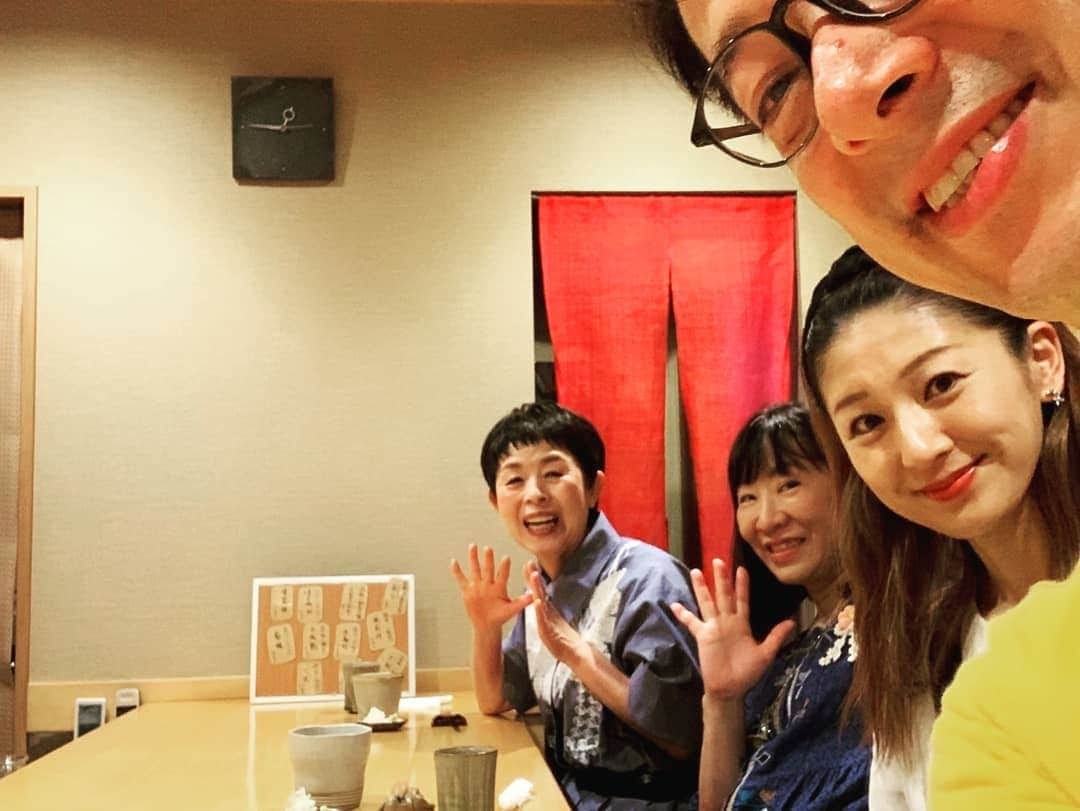 高橋靖子さんのインスタグラム写真 - (高橋靖子Instagram)「今日のお昼は、みどり姉さんにお蕎麦をご馳走になりました〜😀⤴️私は、冷たい梅シソ蕎麦をいただきました💕さっぱりして美味しかったです⤴️⤴️ #吉本新喜劇 #新喜劇 #よしもと新喜劇 #よしもと #osaka #namba #裏なんば #蕎麦 #맛있다」8月9日 16時01分 - oyasupororo