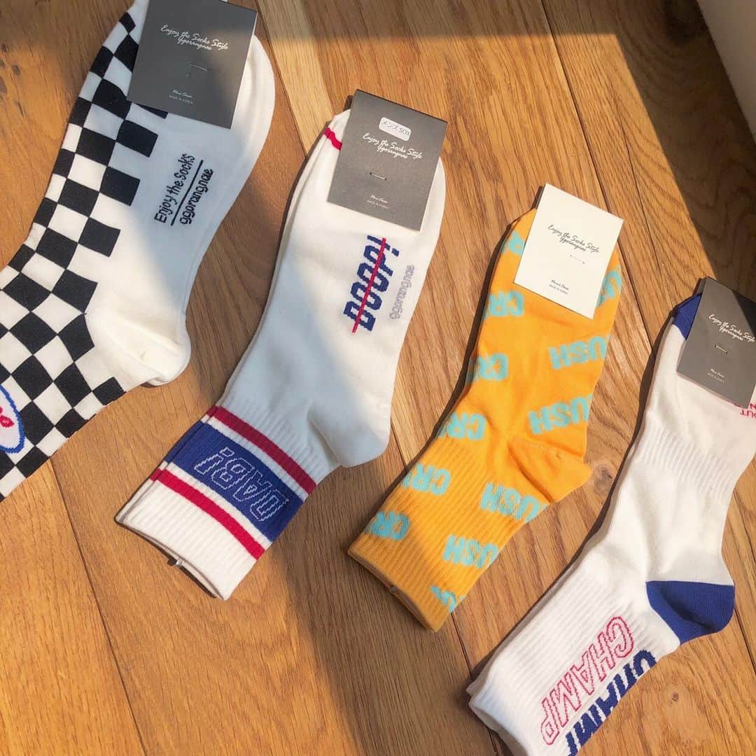 スピンズさんのインスタグラム写真 - (スピンズInstagram)「🌈Mens socks 🌈﻿ ﻿ コーディネートのアクセントに🛁﻿ ﻿ どんなスタイルにも合わせやすい﻿ ソックスはいかがでしょうか😎🌊⚡️﻿ ﻿ お得なプライスだから﻿ まとめ買い、オススメです🛹🏋️‍♂️﻿ ﻿ ﻿ price:￥350+tax﻿ ﻿ #SPINNS #スピンズ #靴下 #ソックス #fashion #ファッション #ootd #可愛い #韓国系 #ストリート系」8月9日 16時03分 - spinns_official