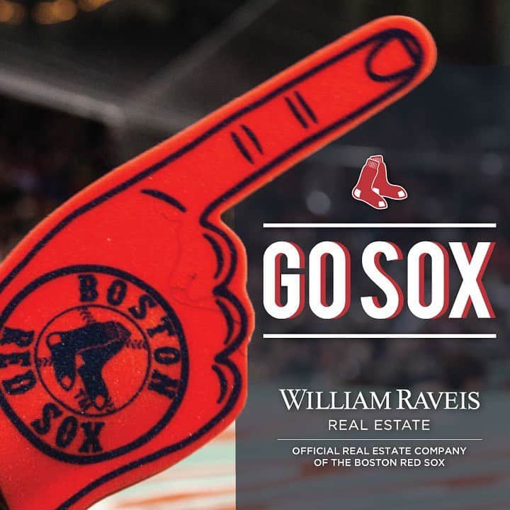 ボストン・レッドソックスさんのインスタグラム写真 - (ボストン・レッドソックスInstagram)「Weekends at Fenway are the best! Go Sox! From, Your Biggest Fans, @WilliamRaveis Real Estate. #WilliamRaveis #OfficialRealEstateCompany」8月10日 1時54分 - redsox