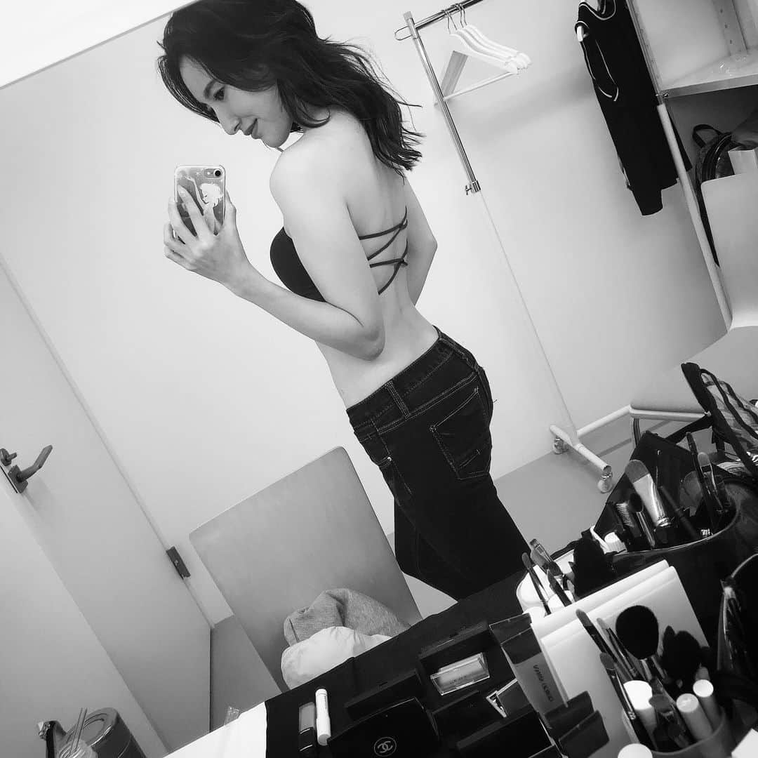 松本リコのインスタグラム：「・ ・ ・ ・ 撮影〜♪ ・ ・ ・ #japanesegirl #japangirl  #japanesemodel #japanmodel #yahoo #お洒落 #インスタグラマー  #インフルエンサー #撮影 #ハーフ顔 #ハーフモデル #fashion #通販モデル #ファッション #楽天 #通販」