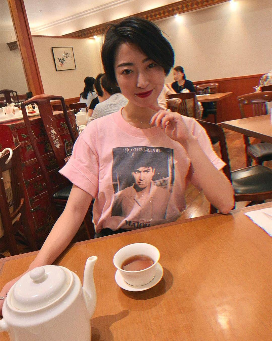 中里亜美さんのインスタグラム写真 - (中里亜美Instagram)「おかん誕生日の今日は 裕次郎さんTシャツでキマったね🥡 ─── #石原裕次郎 #テイチクレコード #Tシャツラー #20190809 #おかん誕生日 #愛してる #vintage #anytee @anyteeshop #デザートのこめ太郎 #猫というよりこめ太郎です @kometarogram」8月10日 2時32分 - __ami__go__