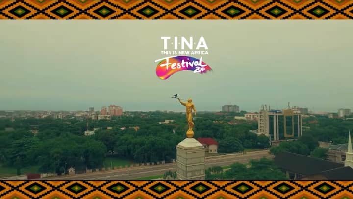 のインスタグラム：「Who’s coming Ghana this year?! Excited for this year’s TINA Fest 🕺, KENTE PARTYYYYYY 💪🏿😍 3RD JAN 2020  See you at @tinafestivalgh !  Get your tickets now !!! Link in Bio  Ahhh Raahhh Raahhh Raaaaahhhhhhhh 💪🏽💪🏽💪🏽 #TINAFest2020 #KenteParty #NewAfricaNation」