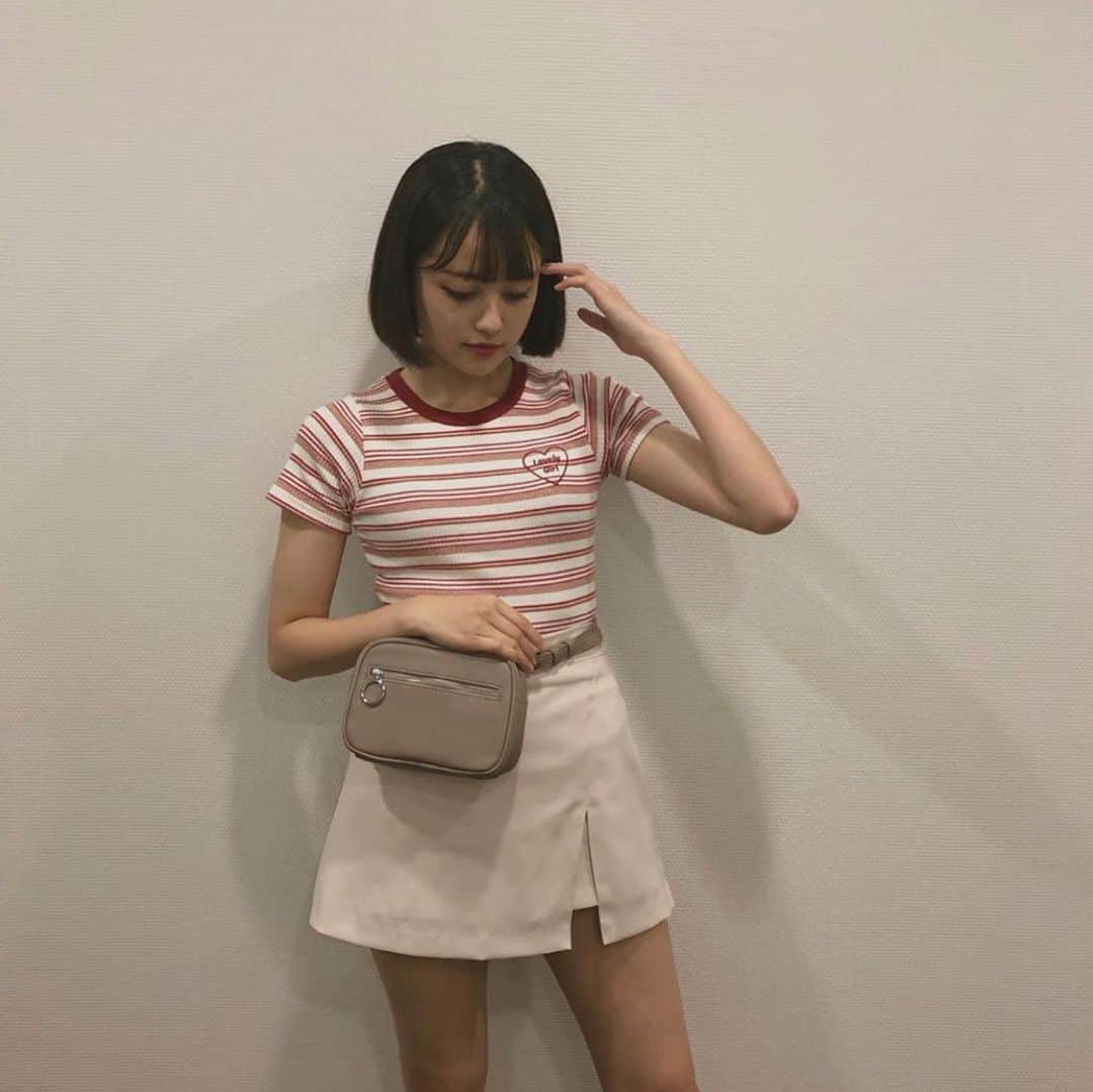 GU(ジーユー) さんのインスタグラム写真 - (GU(ジーユー) Instagram)「GUバッグコーデをPick up！﻿ マチがしっかりとあり、見た目以上の収納力が嬉しいスクエアウエストバッグ✨ハイウエストでスタイル抜群！ウエストマークとしてバッグを合わせたら絶妙なアクセントに！！全体の雰囲気をぎゅっと引き締目てくれてGOOD👍とにかく可愛いいです😘ボディバッグ、ショルダーと3WAYで使えるデザインがお出かけシーズンにオススメです🙌﻿ 是非、チェックしてみてくださいね💁💕﻿ ————————————﻿ ☑︎スクエアウエストバッグ﻿ ¥1,990＋tax（通常価格）﻿ 品番:319681﻿ ————————————﻿ Pick Up Post﻿ @aya__m02 さん、ステキな投稿ありがとうございます😊﻿ #GU #GUstyle #YOURFREEDOM #gu_for_all #GUKorea #GUHK #GUTAIWAN #ジーユー #ジーユーコーデ #GUコーデ #ジユジョ #スクエアウエストバッグ #大人カジュアル #カジュアル #大人女子 #着回しコーデ #シンプルコーデ #夏コーデ #デイリーコーデ #大人コーデ #お出かけコーデ #ウエストバッグ﻿」8月9日 18時03分 - gu_for_all_