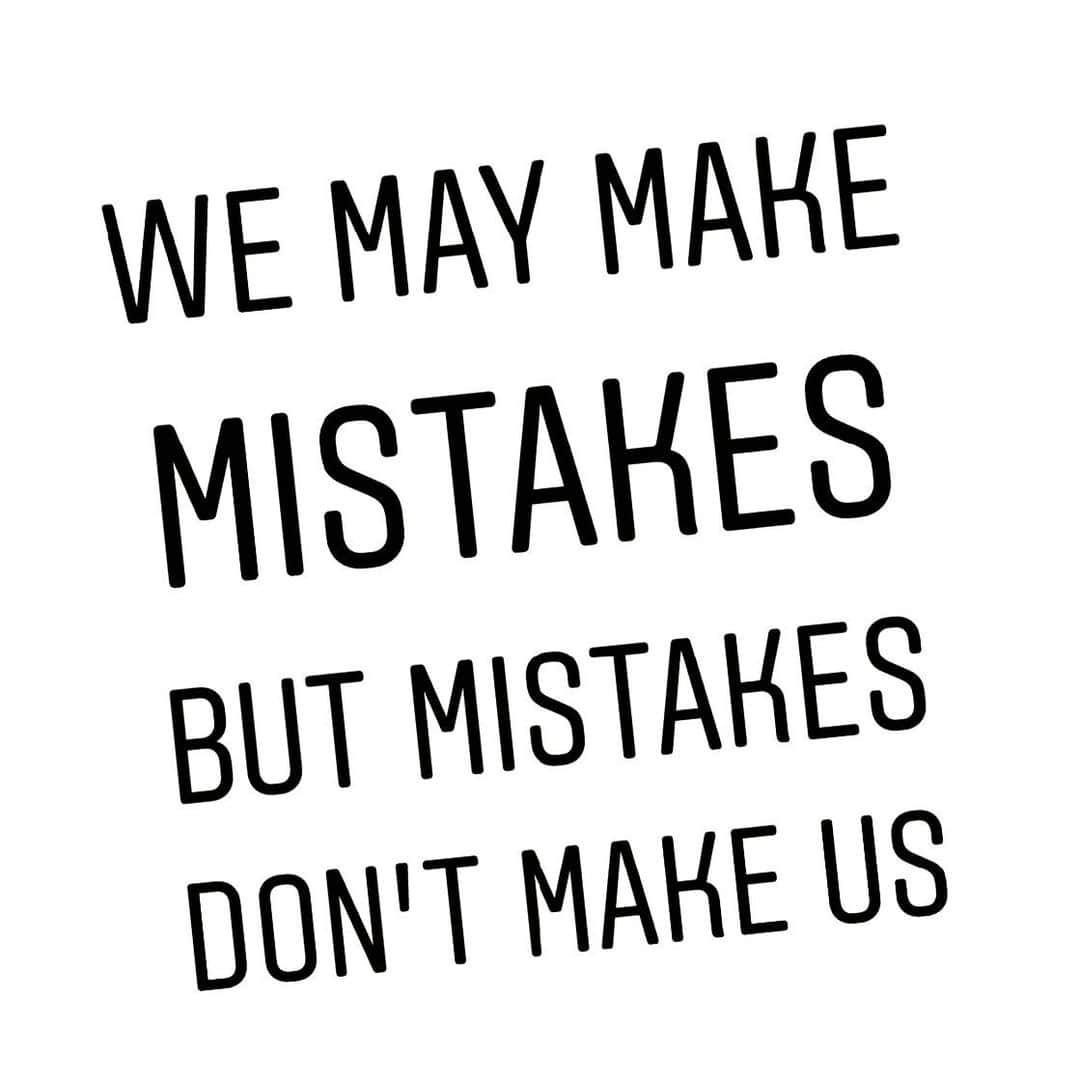 トレーシー・キスさんのインスタグラム写真 - (トレーシー・キスInstagram)「My darlings it’s ok not to be the best without having enough experience, it’s ok not to know the answer, to get something wrong and make mistakes. Mistakes aren’t absolute failure, they’re simply learning curves to show us where to focus our attention more and without them we wouldn’t be able to grow. We give ourselves such a hard time, always striving for achievement and perfection but struggling to keep up, when really we should treat ourselves the way that we treat the people we love - with patience, kindness and understanding. Not being perfect is ok, nobody is perfect, afterall we’re all human and good things take time. So give yourself a pat on the back, get back up and keep smiling, you’ve got this! ☺️🙌🏻 ------------------------ #imperfect #mistakes #bigmistake #yolo #tracykiss #gymlife #bodygoals #feminism #muscles #earnedit #tattoo #healthy #bodytransformation #inspiration #gains #motivation #ootd #fashion #weightloss #fitness #success #girlpower #redhead #ootn #lotd #veganism #girl #gym #bodybuilding #vegan」8月9日 18時09分 - tracykissdotcom