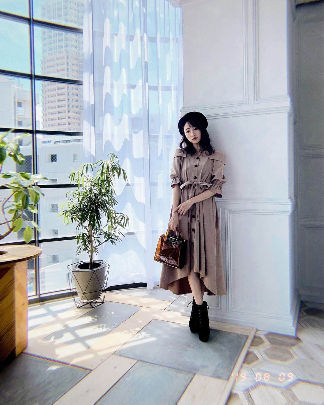 志田友美（ゆうみん）のインスタグラム：「大阪でいつもの撮影🤩 @newlyme_official  #ootd #todayscode #japanesegirl #me  #newlyme #instalike #instalove  #撮影 #大阪  #秋服 #早起き苦手」