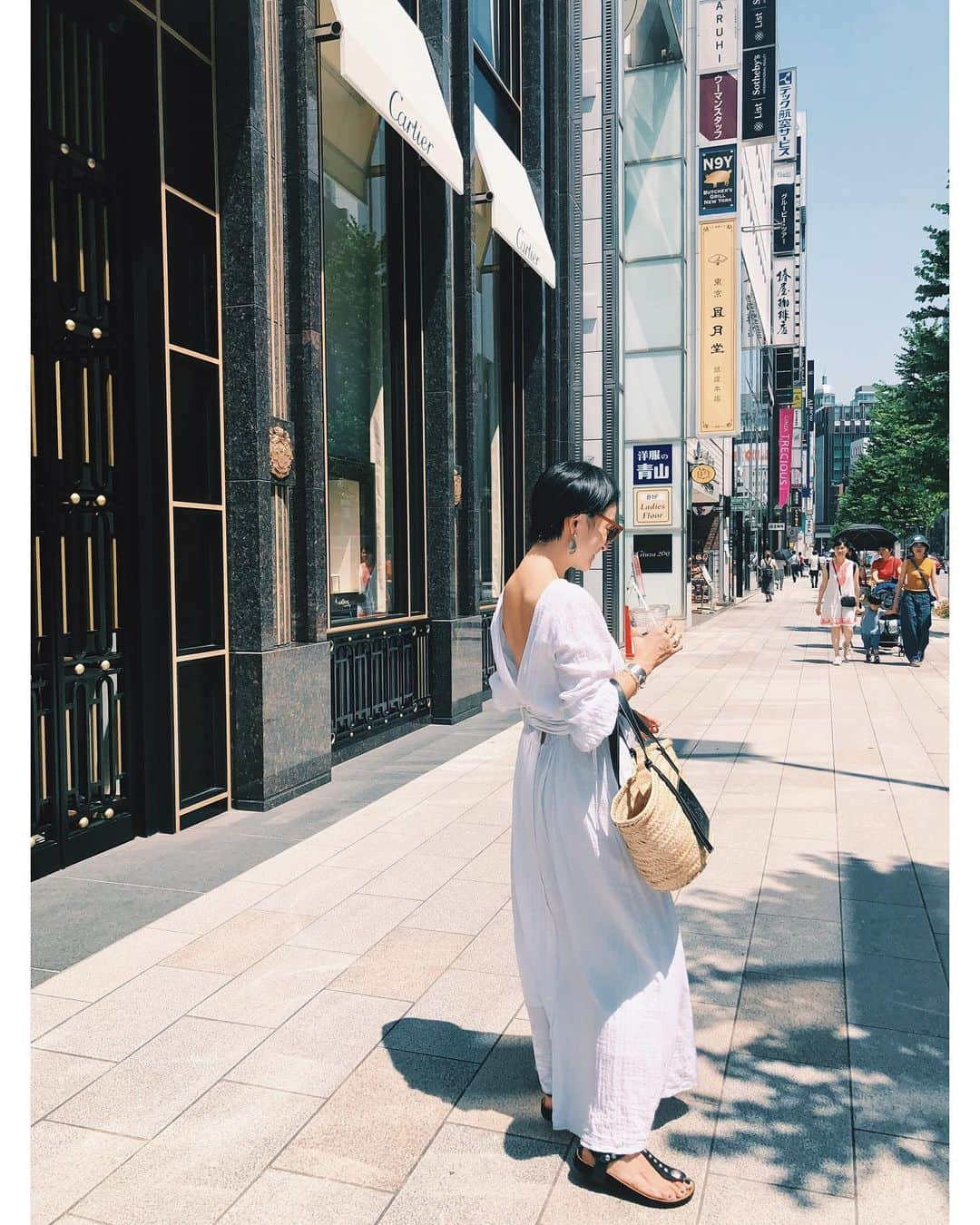 高山都さんのインスタグラム写真 - (高山都Instagram)「今日の取材撮影は私服で。 ヘアメイクは仲良しまりこちゃん @marikonoheya 柔らかく女っぽく仕上げてくれてありがとう♡ ワンピースは @etretokyo この夏ヘビロテや。 #都ふく ふと、空き時間にストーリーズで久しぶりに質問コーナーやってみました。 色んなコメントがたっくさん届いてますが…マイペースにお返事させてください。」8月9日 18時26分 - miyare38