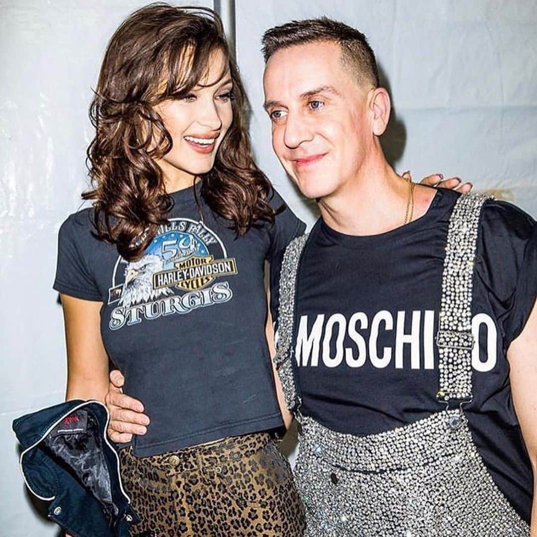 Moschinoさんのインスタグラム写真 - (MoschinoInstagram)「💕🎈 #Repost @bellahadid ・・・ 🥂🍬🍭🌸💕HAPPY BIRTHDAY Jer🐻 !!! Thank you for everything that you are ! Thank you for all of the joy that you bring to not only me, but the whole world of fashion. I am so grateful to be able to watch you work and be yer friend 💕Blessings all year. Love You!! @itsjeremyscott #jeremyscott #bellahadid」8月9日 18時36分 - moschino