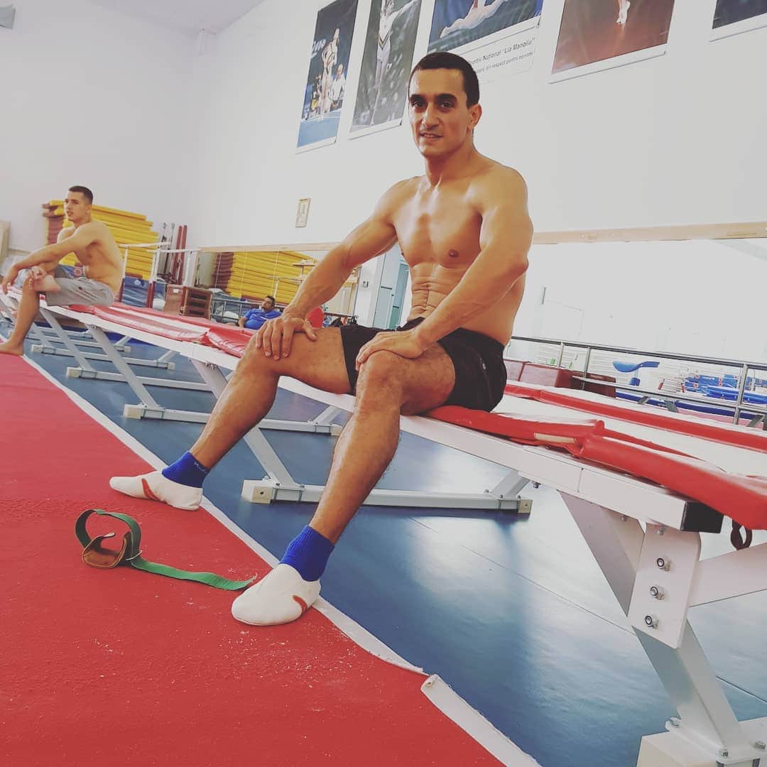 マリアン・ドラグレスクさんのインスタグラム写真 - (マリアン・ドラグレスクInstagram)「Work hard .... that's the key to your dream door 😉 #gymnastics #gymlife #dragulescu #amd #groot 💪」8月9日 18時43分 - mariandragulescu