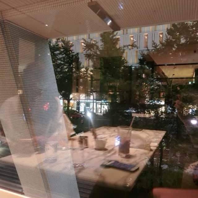 pe_momo.293さんのインスタグラム写真 - (pe_momo.293Instagram)「ハロ~.(*´U｀艸) お疲れ様～~♡. あち〜🌞🍹. 4枚picあるよん👀☆彡. . 昨日は滝クリさん、もこみちさん💏結婚にビックリ😳似合ってるよね🥰 . . . 夏は色々マキシ丈買っちゃう💛. . これは前から持ってるのだけど #リリーブラウン のロングワンピ 💕 柄はシェル柄だよ～. . オーガンジー生地で脚透けって涼気😘. . . 2枚目　お気に入りの場所で女子会✨. 近くで便利　ゆっくり出来て　量も甘いものとオードブルの割合も好き❣️. #リピーター . . . コーデ詳細. #フェミニンワンピース　@lily_brown_official. 　ベルト#GUCCI. .  今日も見に来てくれてホントありがとう（˶′◡‵˶）. . . .  #大人ガーリーコーデ #女子会コーデ#プチプラコーデ#プチプラ #お洒落な人と繋がりたい#ガーリーコーデ#デートコーデ#ロングワンピコーデ#ウェッジソールサンダル  #GUCCIベルト  #フェミニンコーデ#日航ホテル#アフタヌーンティ」8月9日 18時55分 - pe_momo.293