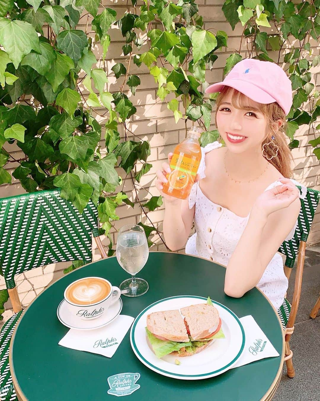 エリンコさんのインスタグラム写真 - (エリンコInstagram)「🍊 . . TEAs' TEAから新しく出た#生オレンジティー が美味しすぎるー🤭🍊 . オレンジと紅茶のさわやかな後味にスッキリした甘さで ゴクゴク飲めちゃうーっ💖 . コンビニで買えるからお家カフェにもピッタリ🍰 . 暑い夏にピッタリの今までなかった生オレンジティー🎶💕 . 美味しすぎて持ち歩いてるっ🥰💓💓💓 . 是非試してみてねーっ💖 . #生オレンジティー #ティーズティー #伊藤園 #ローリエプレス #pr #紅茶 #オレンジ #tea #cafe #えりんこカフェ巡り #orange」8月9日 18時49分 - erinko0315