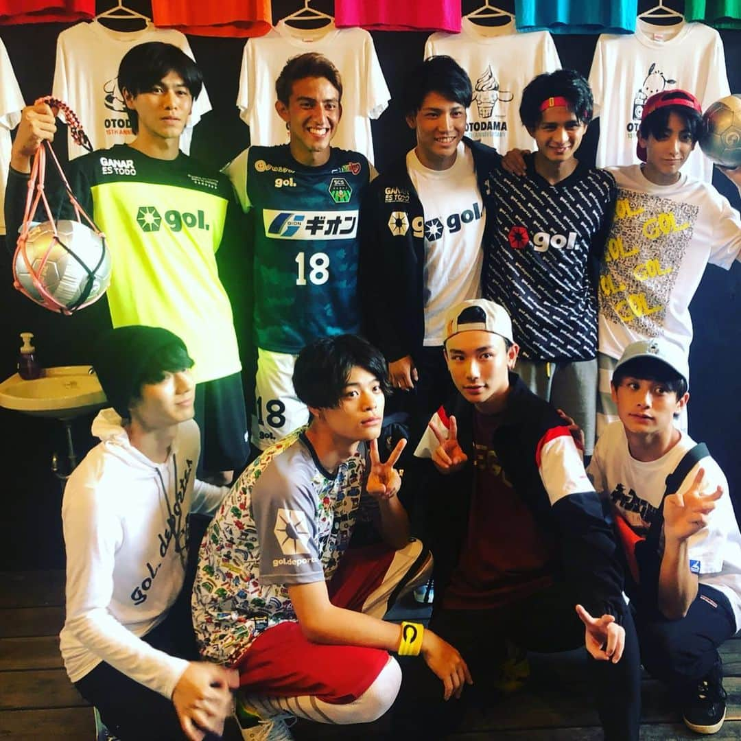 SC相模原さんのインスタグラム写真 - (SC相模原Instagram)「#超十代 #超夏休み  にジョナタン選手が出演しました😎🏝 🏄‍♂️ モデルさんたちに囲まれた中でも イケメン度でも負けず！ リフティングでもやはり負けずに 優勝🏅🤗💛👏✨ 皆さまありがとうございました！ ⚽️ #松岡ジョナタン #SC相模原#jleague#jリーグ#otodamaseastudio#三浦海岸#イケメン#ハンサム#handsome#goodlookingguys」8月9日 18時53分 - s.c.sagamihara_players