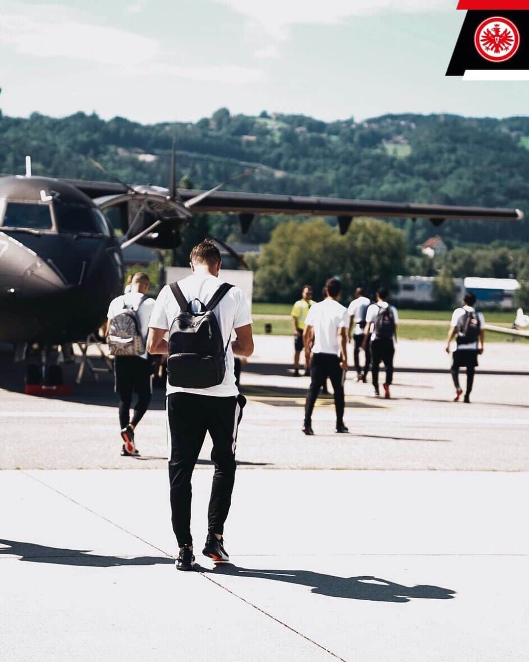 アイントラハト・フランクフルトさんのインスタグラム写真 - (アイントラハト・フランクフルトInstagram)「Back home ✈️ • • #SGEuropa #UEL #FCVSGE #sge #eintracht #frankfurt #eintrachtfrankfurt」8月9日 18時53分 - eintrachtfrankfurt