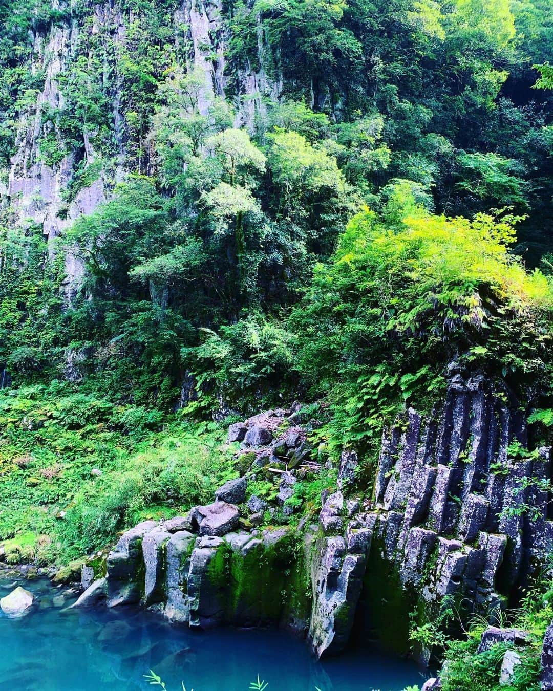 谷川じゅんじさんのインスタグラム写真 - (谷川じゅんじInstagram)「Ancient flow, Valley of Gods. 神々の里。高千穂峡。ただただ圧巻。#goodvibesonly #goodneighbors #takachihostyle #miyazakilife #thisismiyazaki #thisisjapan」8月9日 18時56分 - junjitanigawa