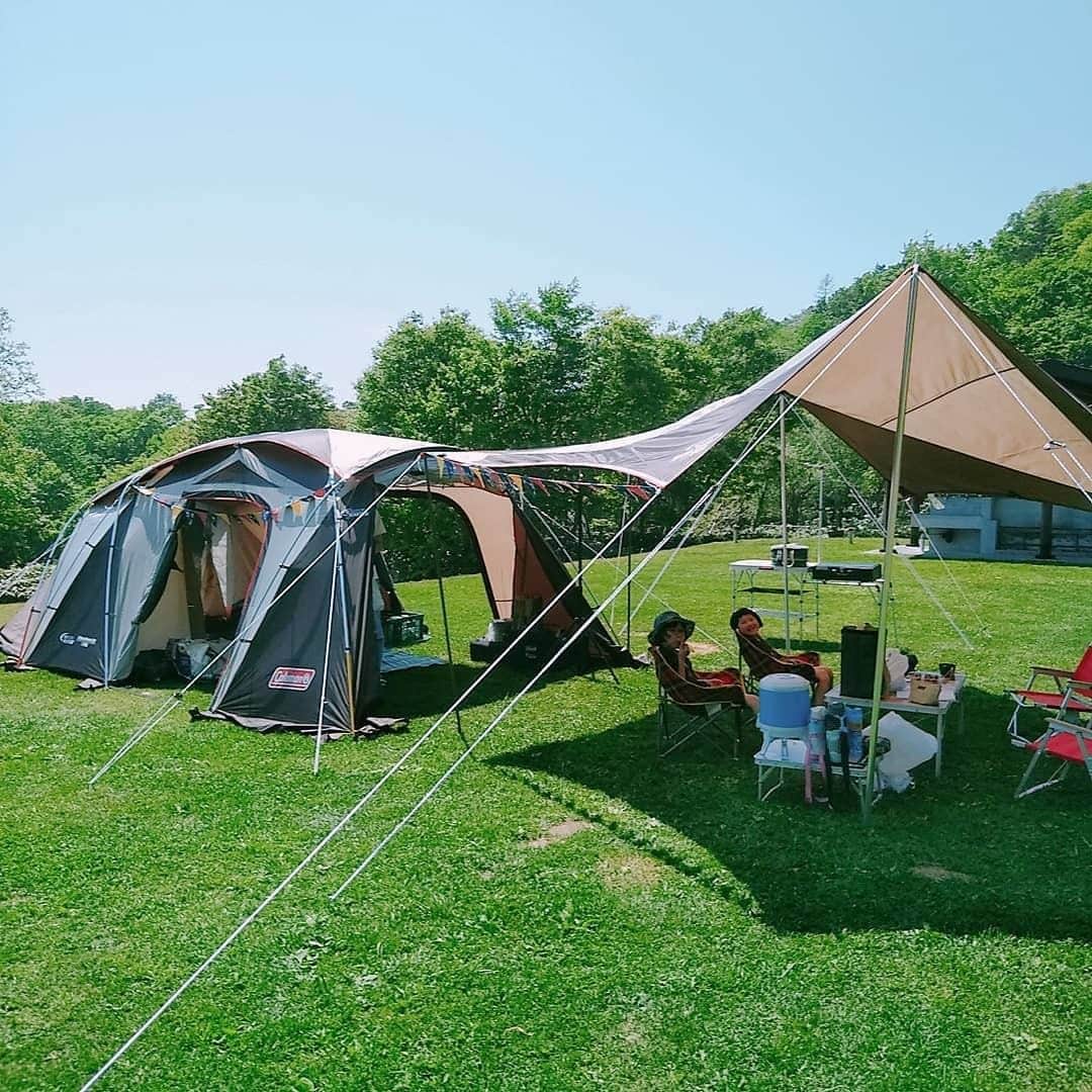 Coleman Japanのインスタグラム：「コールマンで #ファミリーキャンプ！🏕 ・ 📷： @tukiitigo_32153300 さん 素敵なお写真ありがとうございました✨ ・ ━━━━━━━━━━━━━━━ #私のコールマン を付けて投稿して頂いた中から素敵なお写真は、コールマン公式SNSでご紹介させて頂きます♪ ━━━━━━━━━━━━━━━」