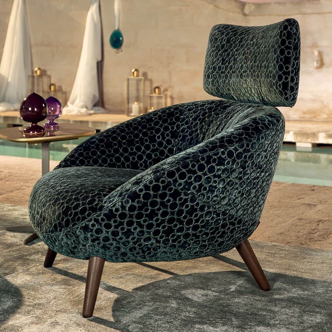 Natuzzi Officialさんのインスタグラム写真 - (Natuzzi OfficialInstagram)「With its texture that recalls moon craters and its enveloping design, our Luna armchair has a unique style. Created by Claudio Bellini this oversized armchair is synonymous of ultimate comfort. #Natuzzi #NatuzziItalia #comfort #elegance #design #lifestyle #style #furniture #homefurniture #madeinitaly #living #interiordesign #decor #furnituredesign #homedesign #inspiration #interior #instadesign #designlovers #italianstyle #homedecor #lovedesign #designers #designer」8月9日 19時00分 - natuzzi