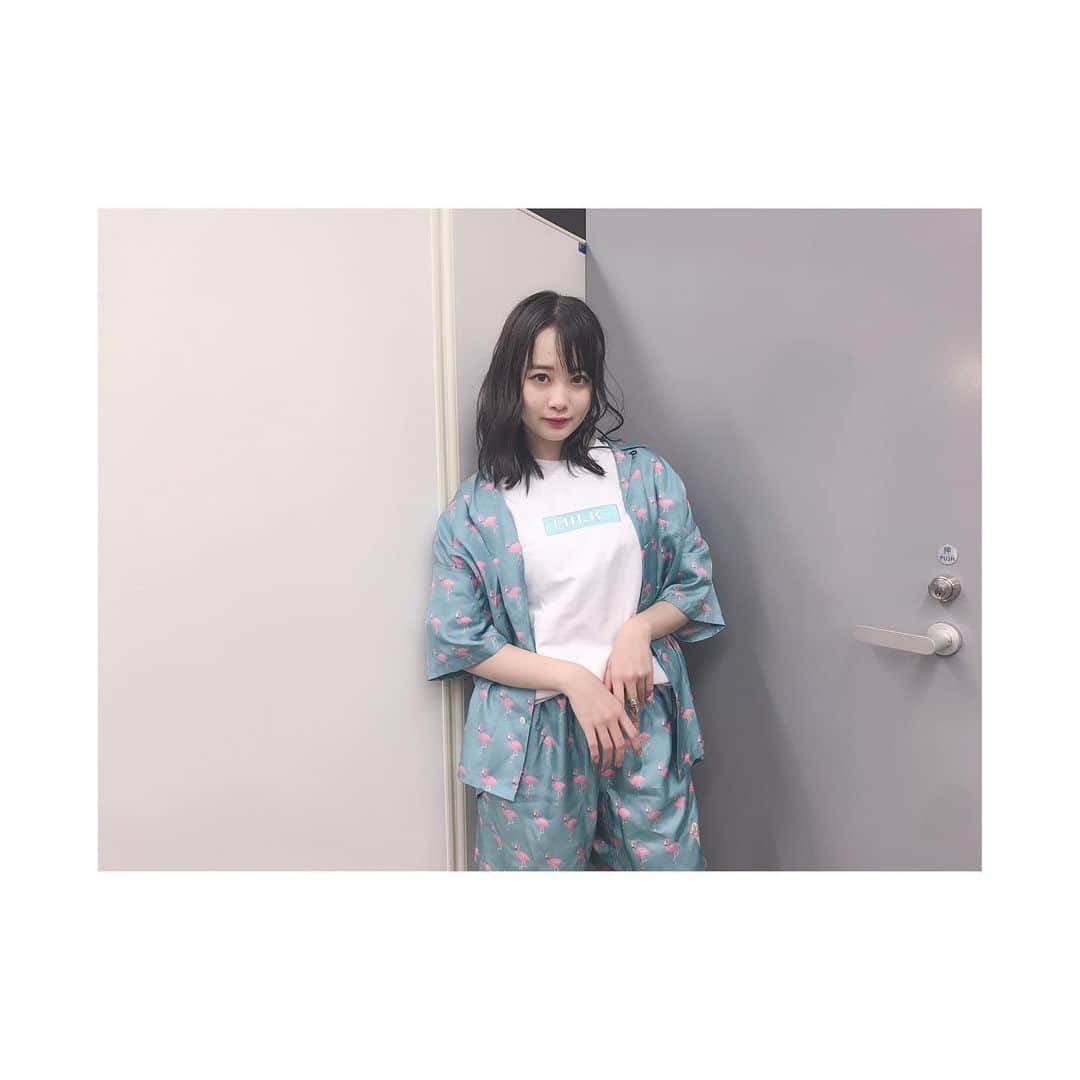 横山結衣さんのインスタグラム写真 - (横山結衣Instagram)「#今日の私服 今日じゃないんだけどね、😇 か！わ！い！い！ お写真撮ったのが公演終わりでメイクも髪の毛もボロボロで申し訳ありません〜😢😢 #ottworks  #overthetwelve  #milkfed  #セットアップ」8月9日 19時00分 - yoko_yui_team8