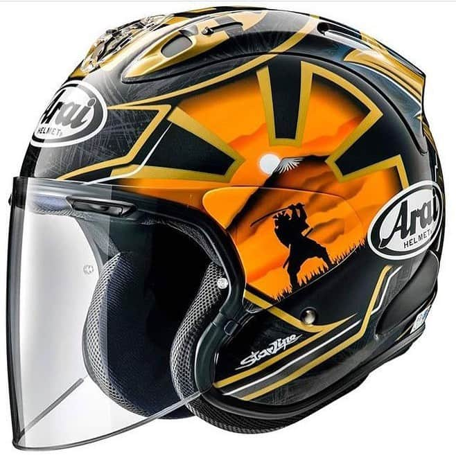 ダニ・ペドロサさんのインスタグラム写真 - (ダニ・ペドロサInstagram)「I love this helmet, what about you? @araieu #helmet  RX-7V Spirit Gold」8月9日 19時01分 - 26_danipedrosa