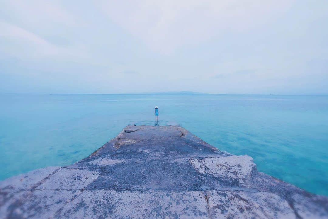 上原泰子さんのインスタグラム写真 - (上原泰子Instagram)「. ▽ 🏝 . . #沖縄 #石垣 #石垣島#石垣旅行#竹富島#西桟橋#sea #トリップ#タビジョ#女子旅 #沖縄グルメ#石垣グルメ #ishigaki #ishigakiisland  #一眼レフ#カメラ女子#カメラ好き#ポトレ」8月9日 19時06分 - yasupi1107