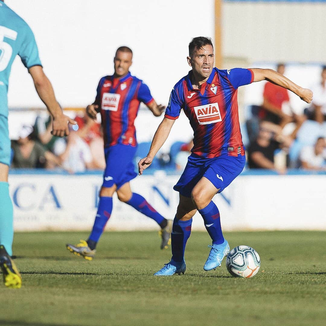 シャルレス・ジアス・ジ・オリベイラさんのインスタグラム写真 - (シャルレス・ジアス・ジ・オリベイラInstagram)「Pretemporada @sdeibar 🔴🔵 @ibongoiko_」8月9日 19時14分 - charlesdias9