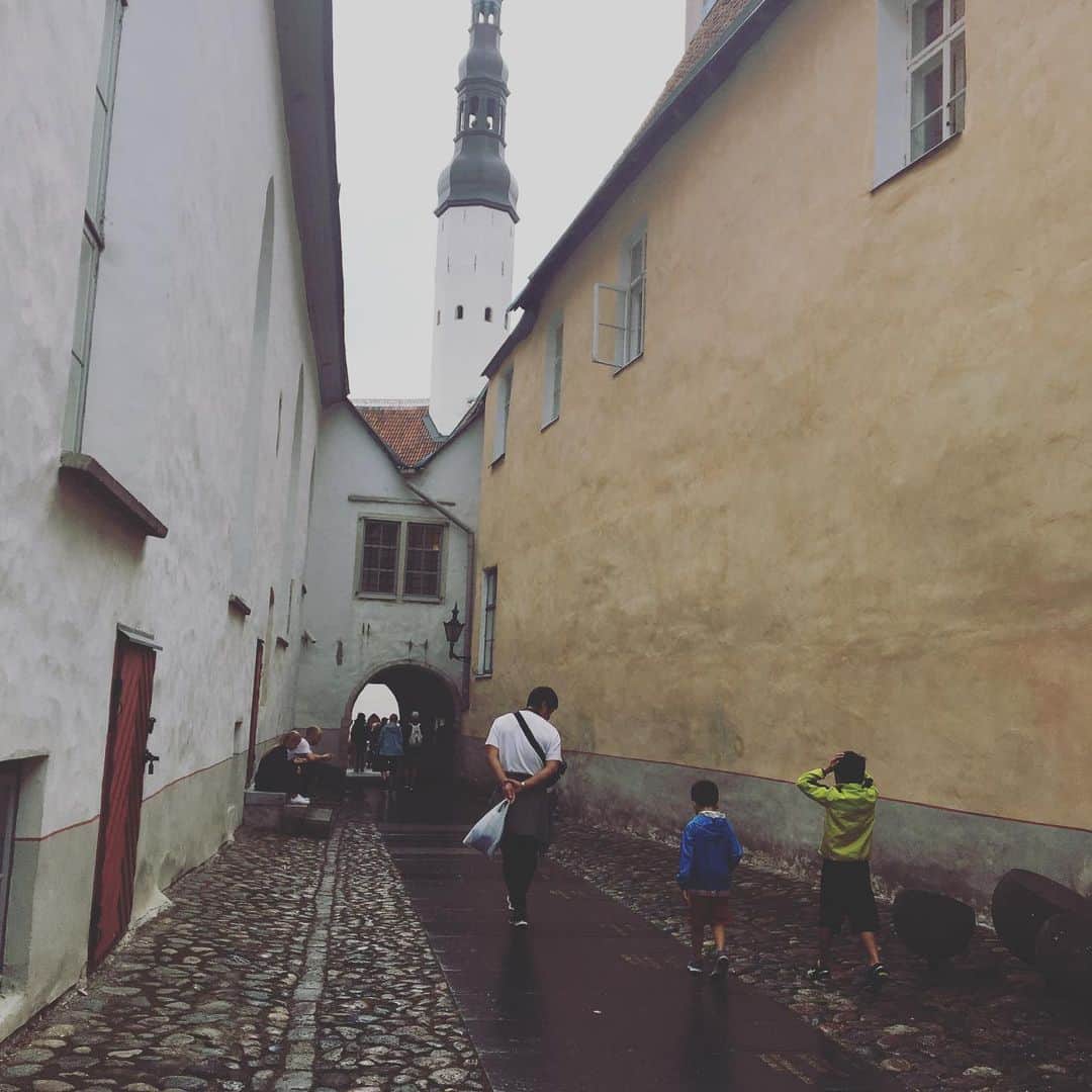 蒼井里紗さんのインスタグラム写真 - (蒼井里紗Instagram)「フェリーに乗って ヘルシンキからエストニアのタリンという街に来ました。  #エストニア  #タリン旧市街」8月9日 19時29分 - risaoi328